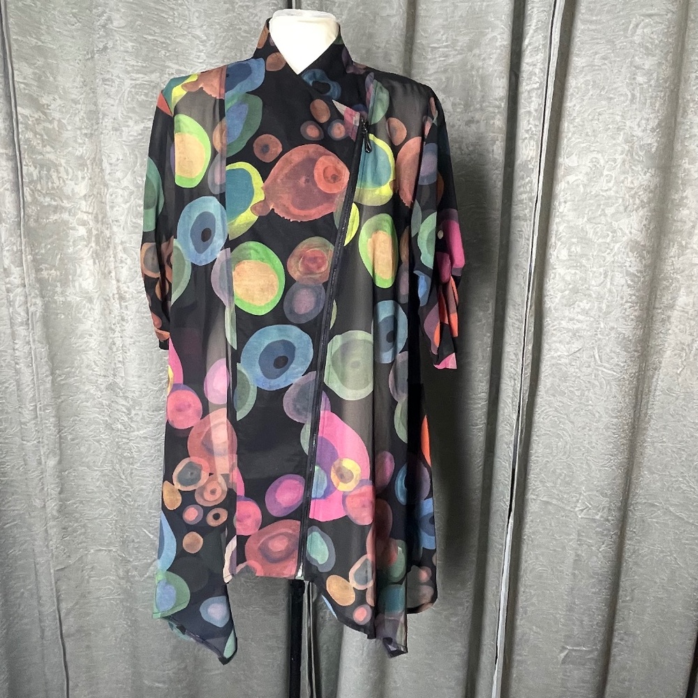 Women’s XL “Feratelli  Black/Multi Color Full Zippered Top